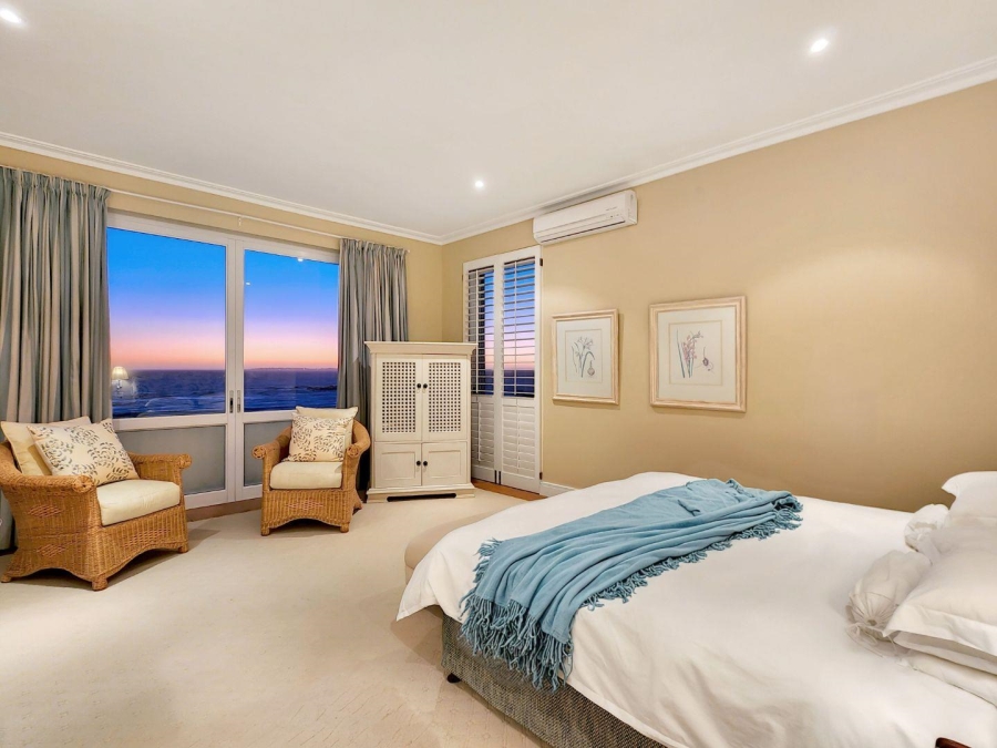 6 Bedroom Property for Sale in Bloubergstrand Western Cape